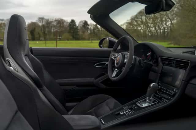 Porsche 911 (2019) thumbnail 11