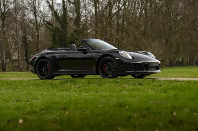 Porsche 911 (2019) thumbnail 3