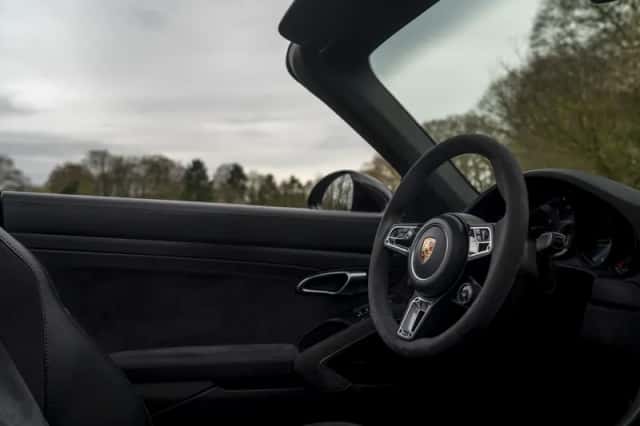 Porsche 911 (2019) thumbnail 32