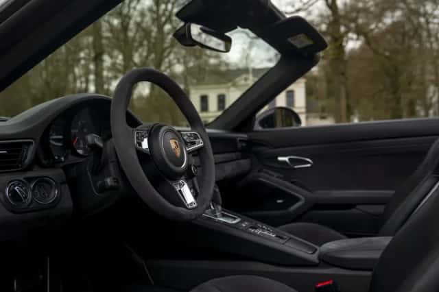 Porsche 911 (2019) thumbnail 7