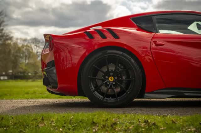 Ferrari F12 (2016) thumbnail 13