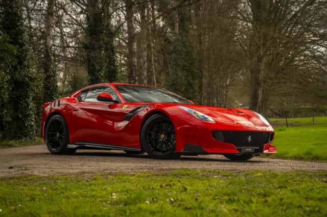 Ferrari F12 (2016) thumbnail 16