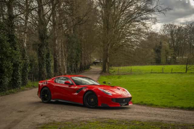Ferrari F12 (2016) thumbnail 18