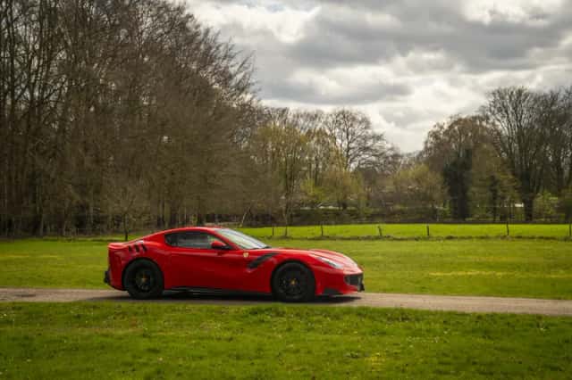Ferrari F12 (2016) thumbnail 26