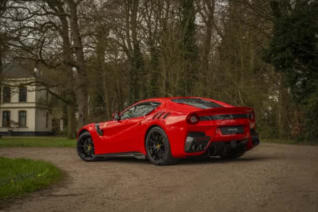 Ferrari F12 (2016) thumbnail 28
