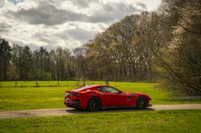 Ferrari F12 (2016) thumbnail 30