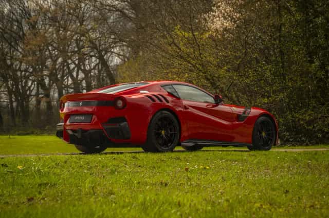Ferrari F12 (2016) thumbnail 32