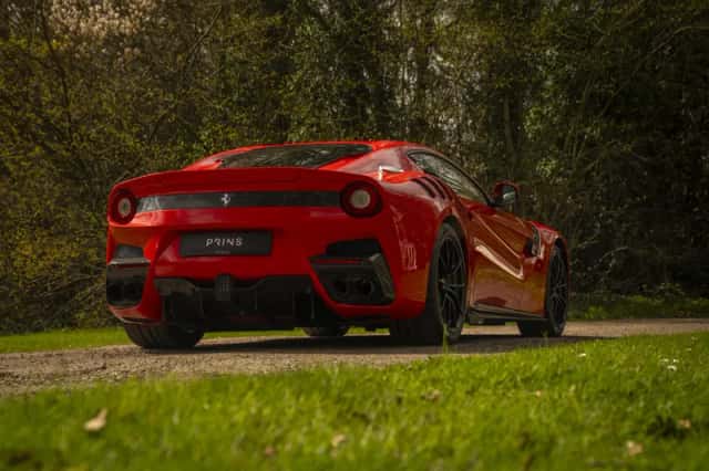 Ferrari F12 (2016) thumbnail 33