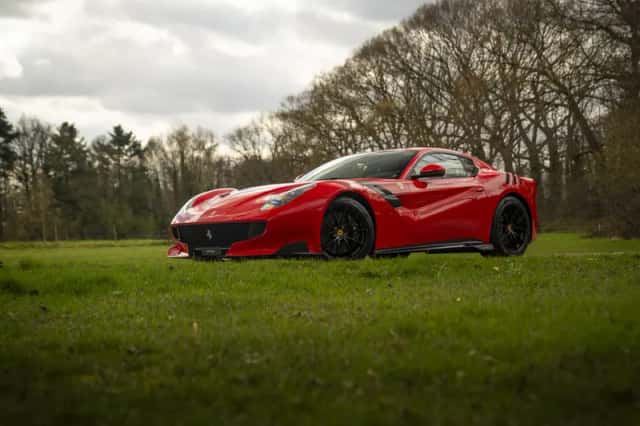 Ferrari F12 (2016) thumbnail 52