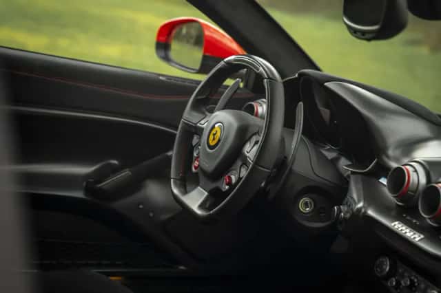 Ferrari F12 (2016) thumbnail 62