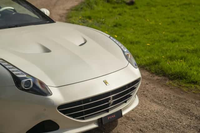 Ferrari California (2015) thumbnail 14