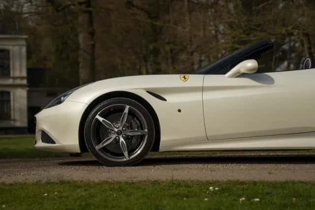 Ferrari California (2015) thumbnail 19