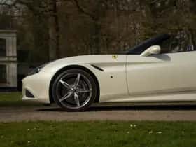 Ferrari California (2015) thumbnail 19