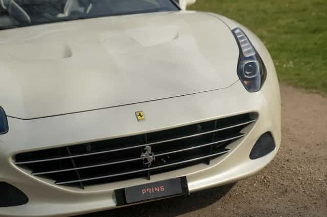 Ferrari California (2015) thumbnail 20