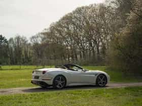 Ferrari California (2015) thumbnail 26