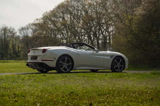 Ferrari California (2015) thumbnail 4