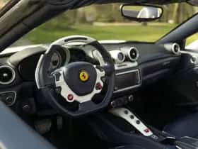 Ferrari California (2015) thumbnail 31