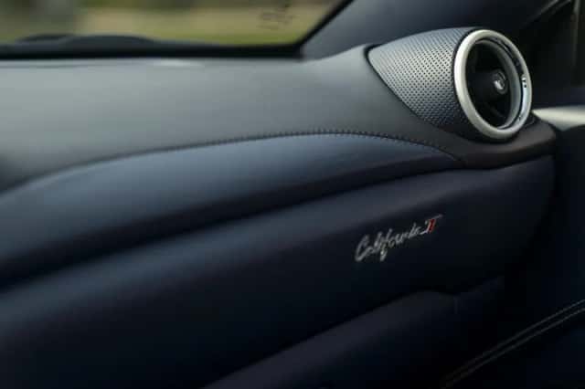 Ferrari California (2015) thumbnail 38