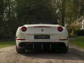 Ferrari California (2015) thumbnail 5