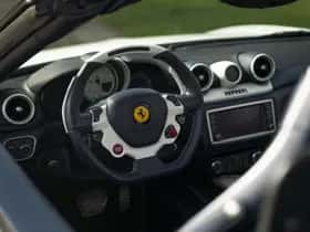 Ferrari California (2015) thumbnail 7
