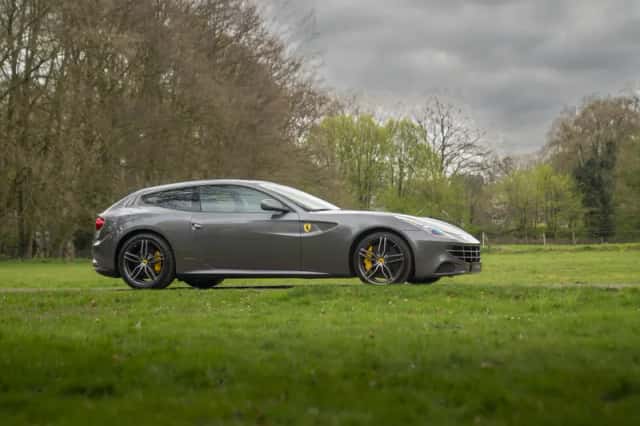 Ferrari FF (2013) thumbnail 16
