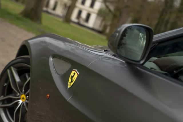 Ferrari FF (2013) thumbnail 21