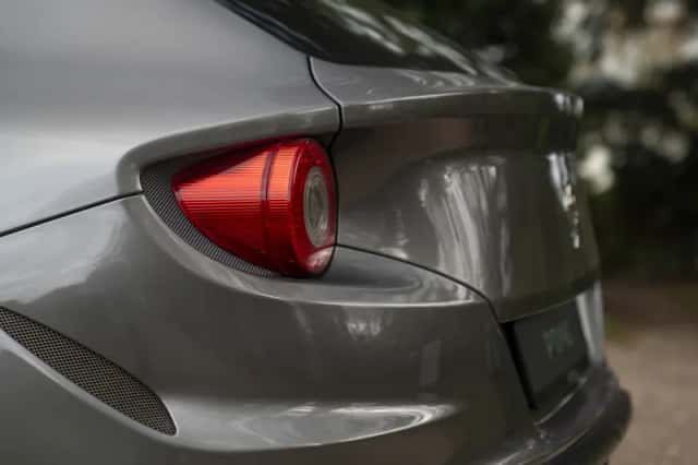 Ferrari FF (2013) thumbnail 32