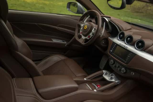 Ferrari FF (2013) thumbnail 42