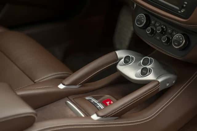 Ferrari FF (2013) thumbnail 45