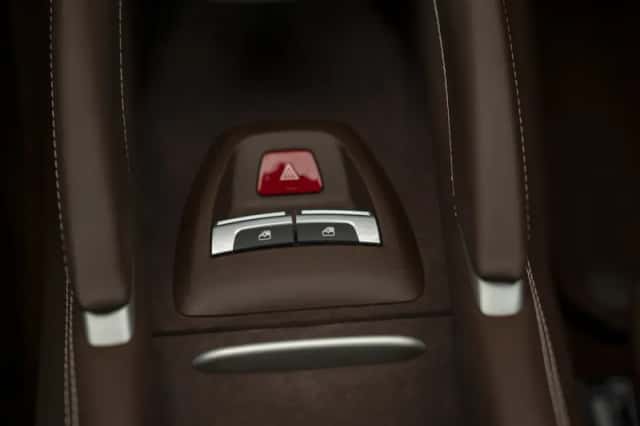 Ferrari FF (2013) thumbnail 52