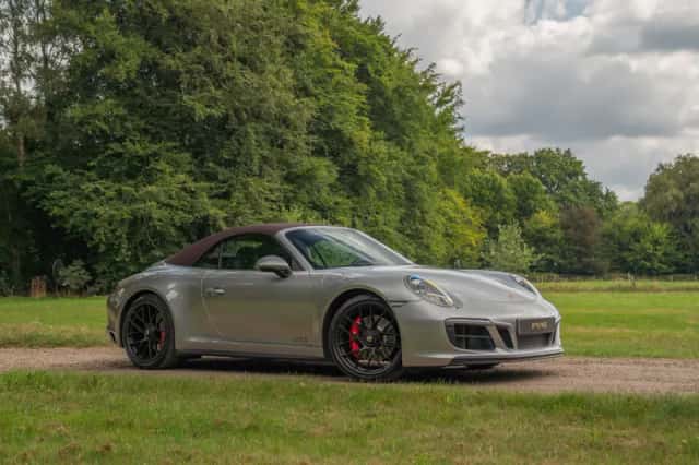 Porsche 911 (2017) thumbnail 16
