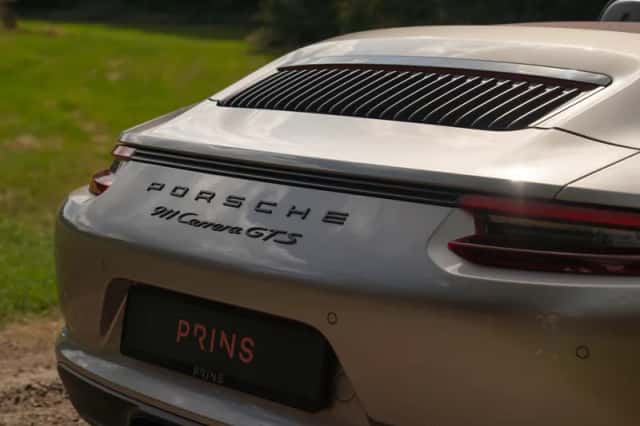 Porsche 911 (2017) thumbnail 24