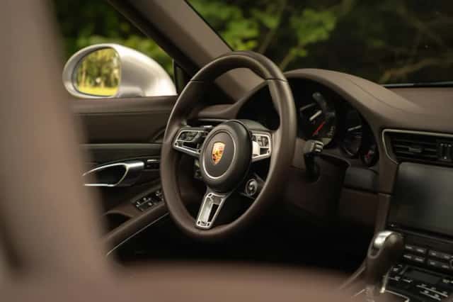 Porsche 911 (2017) thumbnail 27