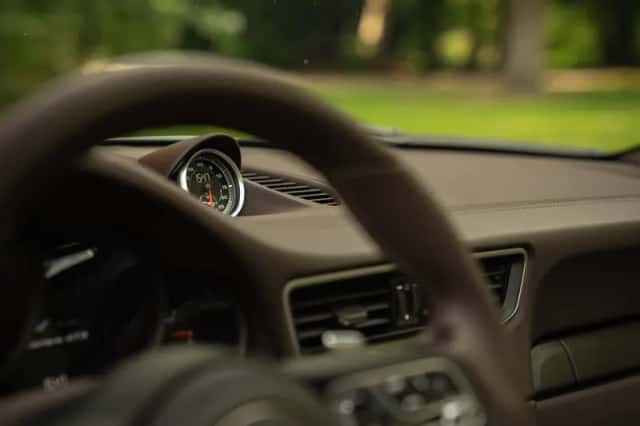 Porsche 911 (2017) thumbnail 32