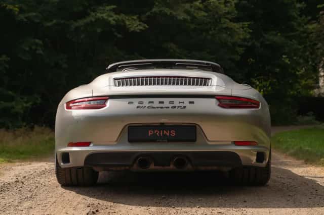 Porsche 911 (2017) thumbnail 5