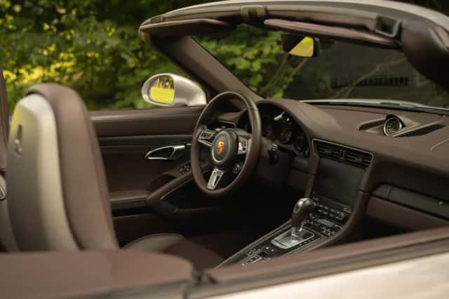 Porsche 911 (2017) thumbnail 9