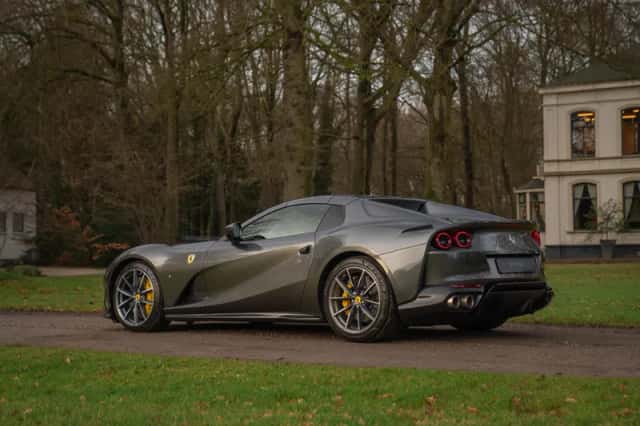 Ferrari 812 GTS (2021) thumbnail 6