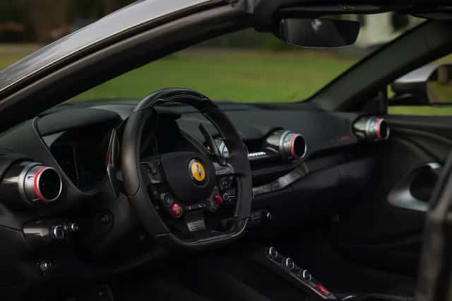 Ferrari 812 GTS (2021) thumbnail 7