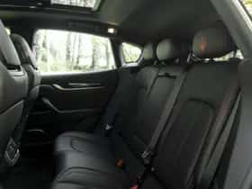 Maserati Levante (2021) thumbnail 9