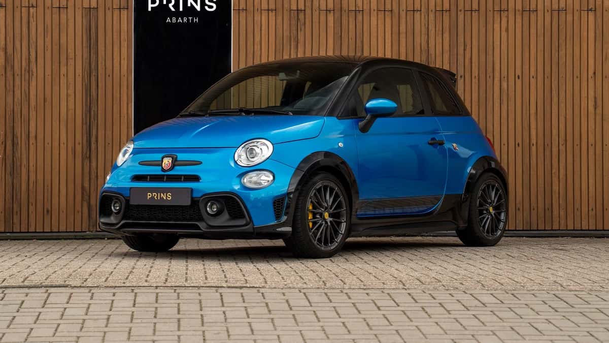Abarth 695 (2022) — foto 1
