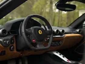 Ferrari F12 (2013) thumbnail 37