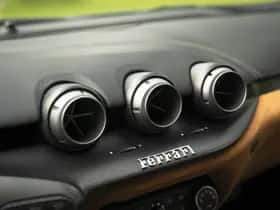 Ferrari F12 (2013) thumbnail 52
