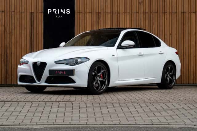 Alfa Romeo Giulia (2022) thumbnail 1