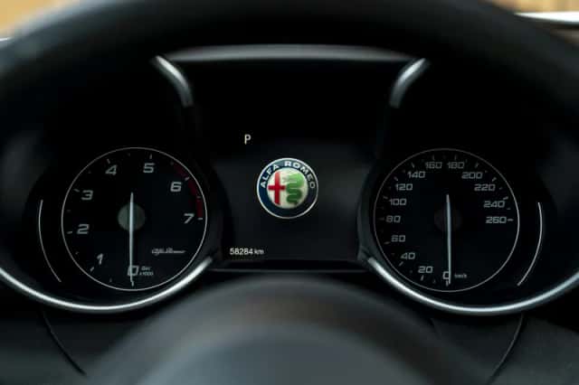 Alfa Romeo Giulia (2022) thumbnail 11