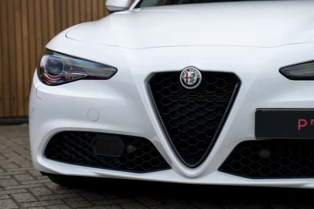 Alfa Romeo Giulia (2022) thumbnail 14