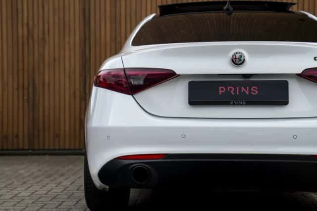 Alfa Romeo Giulia (2022) thumbnail 18