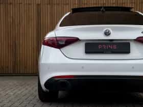 Alfa Romeo Giulia (2022) thumbnail 18
