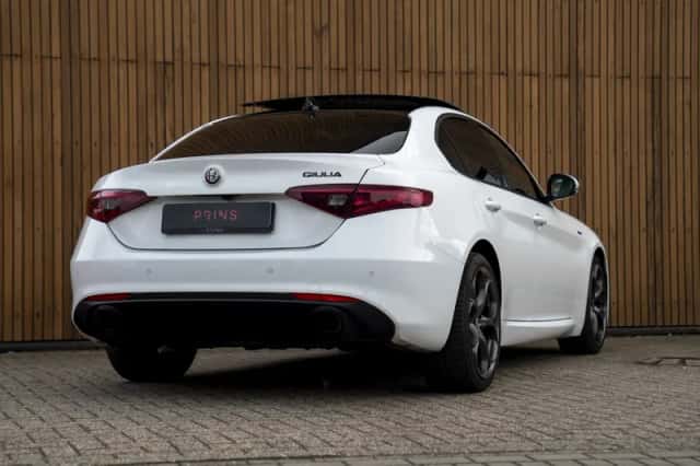 Alfa Romeo Giulia (2022) thumbnail 20