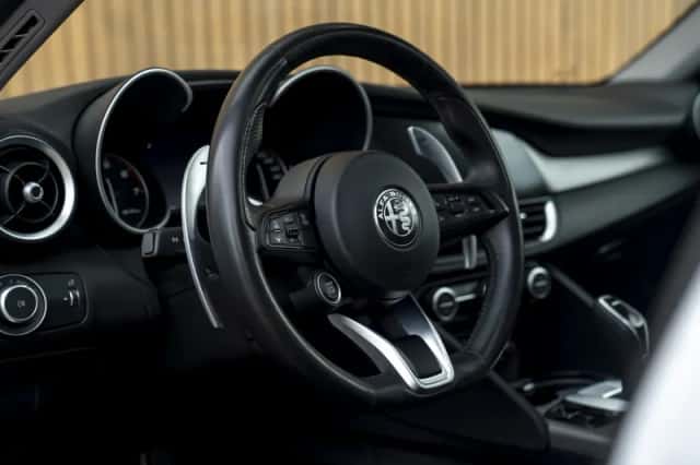 Alfa Romeo Giulia (2022) thumbnail 22
