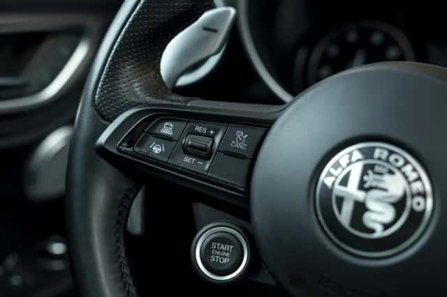 Alfa Romeo Giulia (2022) thumbnail 24